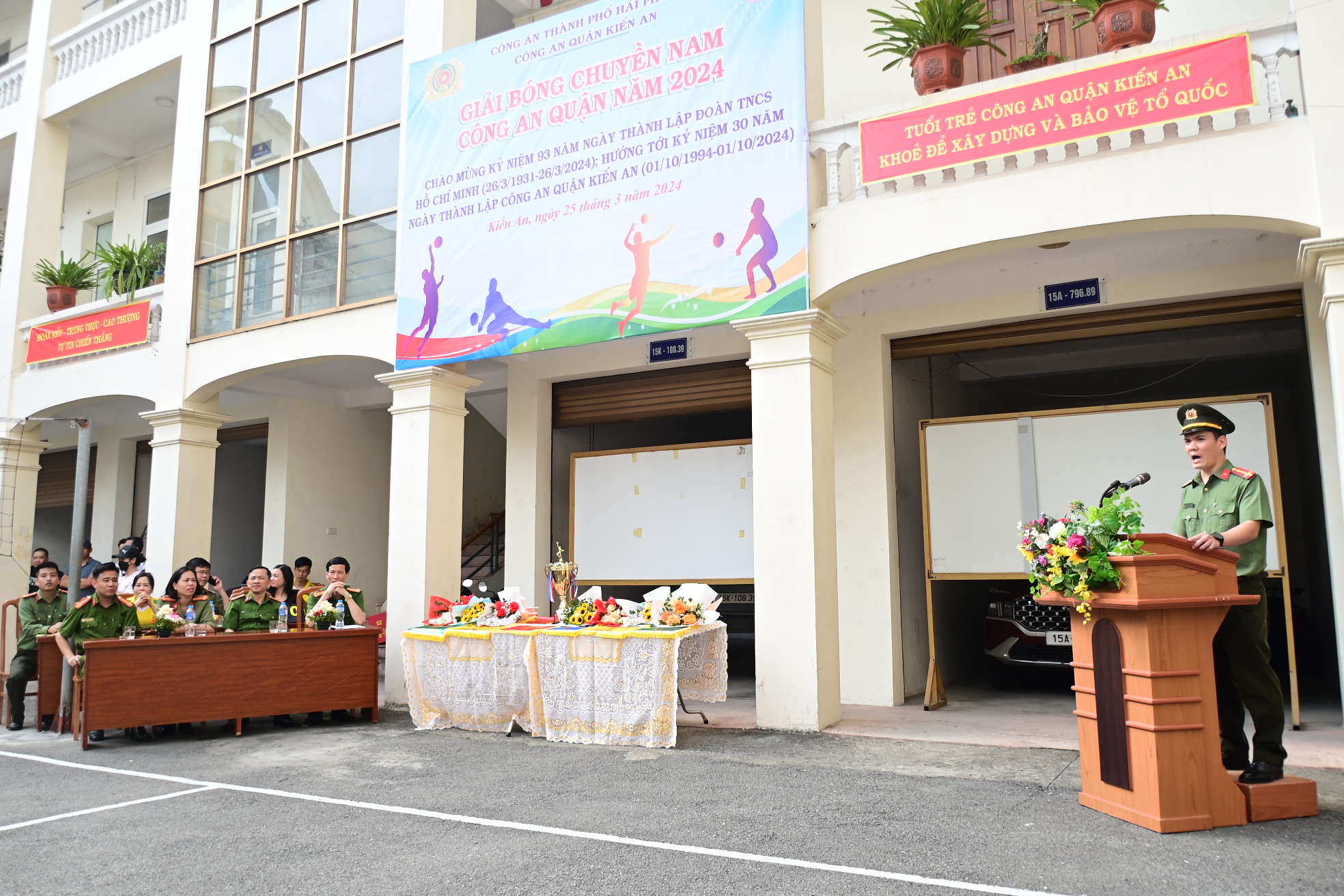 Công an quận Kiến An: Khai mạc giải bóng chuyền Nam - năm 2024